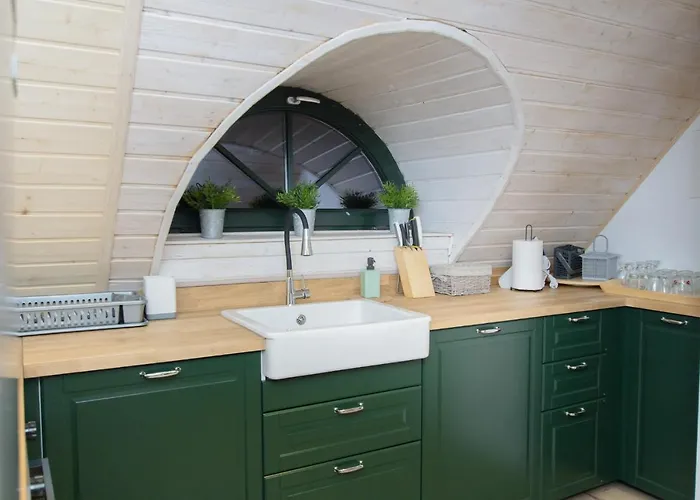 Bajeczny Dworek * Карвиа