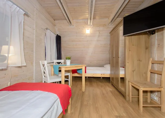 Bajeczny Dworek Шале Карвиа