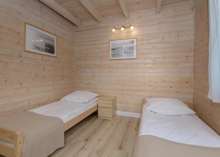 Bajeczny Dworek Шале Карвиа