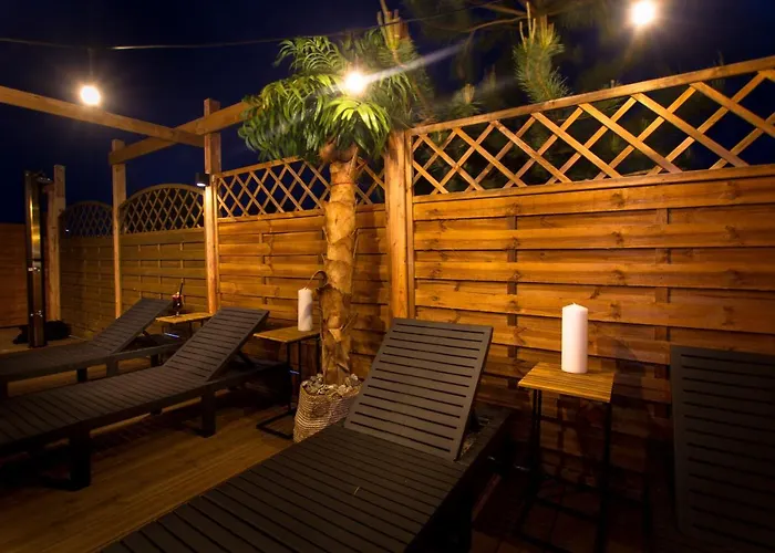 Bajeczny Dworek Шале Карвиа