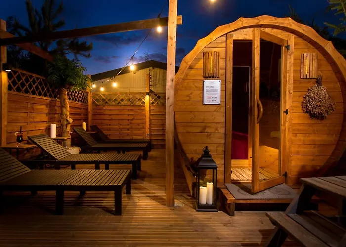 Bajeczny Dworek Шале Карвиа